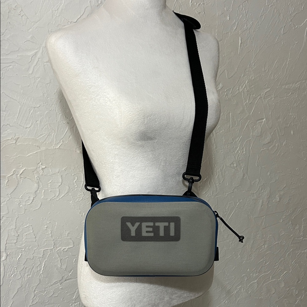 The YETI FIRST GENERATION Zipper Sidekick OG Fog Gray Tahoe Blue Pouch w/ Decal